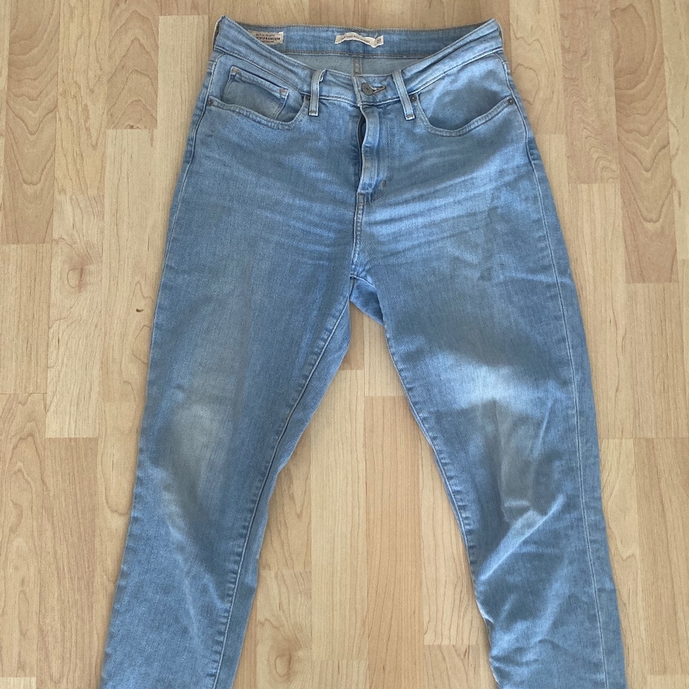 Levi’s 721 high rise skinny size 27 light blue
